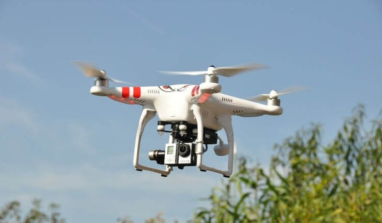 can-you-fly-drones-over-private-property-2